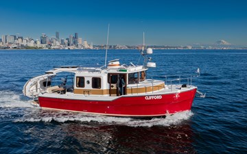 2018 RANGER TUGS 31 Sedan - photo 24