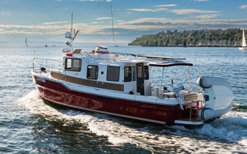 2018 RANGER TUGS 31 Sedan - photo 29