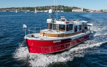 2018 RANGER TUGS 31 Sedan - photo 30