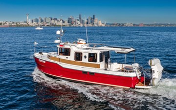 2018 RANGER TUGS 31 Sedan - photo 25
