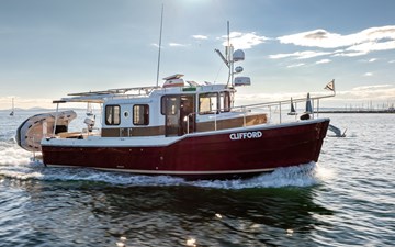 2018 RANGER TUGS 31 Sedan - photo 26