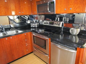 2002 CHEOY LEE Sport Motor Yacht - photo 15