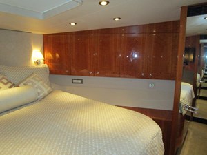2002 CHEOY LEE Sport Motor Yacht - photo 23