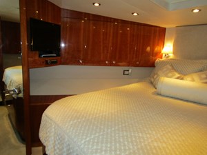 2002 CHEOY LEE Sport Motor Yacht - photo 24