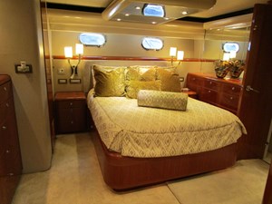 2002 CHEOY LEE Sport Motor Yacht - photo 27