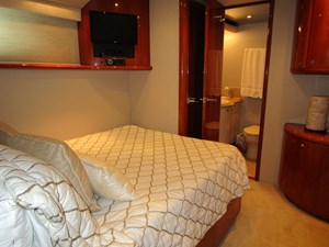 2002 CHEOY LEE Sport Motor Yacht - photo 35
