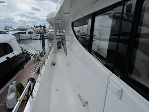2002 CHEOY LEE Sport Motor Yacht - photo 45