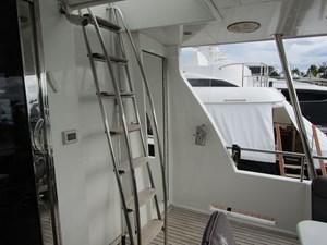 2002 CHEOY LEE Sport Motor Yacht - photo 49