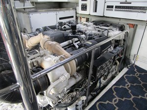 2002 CHEOY LEE Sport Motor Yacht - photo 64