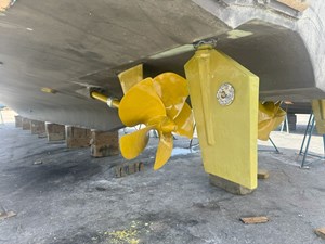 2002 CHEOY LEE Sport Motor Yacht - photo 85