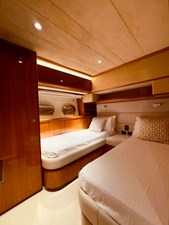 2002 FERRETTI 760 - photo 8