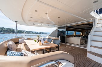 2009 PRINCESS YACHTS Princess 95 - photo 8