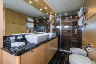 2009 PRINCESS YACHTS Princess 95 - photo 14
