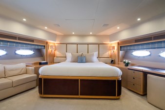 2009 PRINCESS YACHTS Princess 95 - photo 17