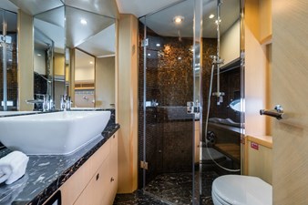 2009 PRINCESS YACHTS Princess 95 - photo 18