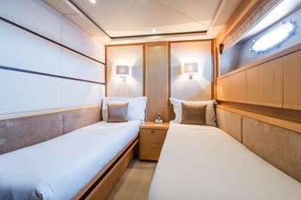 2009 PRINCESS YACHTS Princess 95 - photo 22