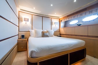 2009 PRINCESS YACHTS Princess 95 - photo 20