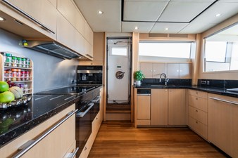 2009 PRINCESS YACHTS Princess 95 - photo 24