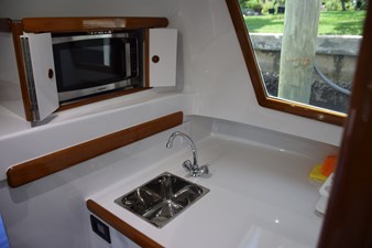 1962 BERTRAM 31 Express Cruiser - photo 10