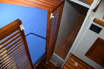 1962 BERTRAM 31 Express Cruiser - photo 12