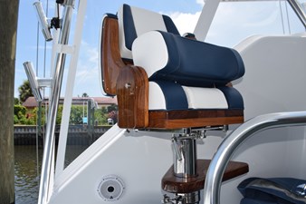 1962 BERTRAM 31 Express Cruiser - photo 18