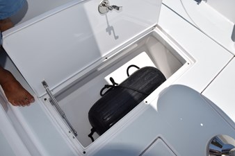 1962 BERTRAM 31 Express Cruiser - photo 24