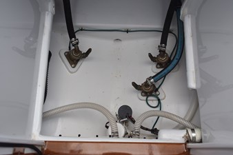 1962 BERTRAM 31 Express Cruiser - photo 45