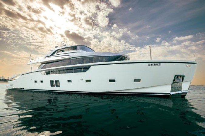 2022 SANLORENZO YACHTS SX88