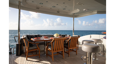 2005 PALMER JOHNSON Raised Pilothouse - photo 6