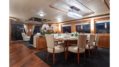 2005 PALMER JOHNSON Raised Pilothouse - photo 13