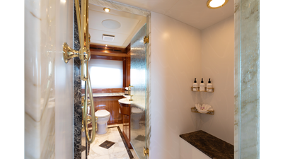 2005 PALMER JOHNSON Raised Pilothouse - photo 20