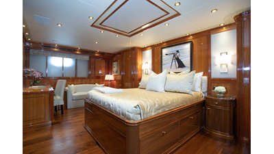 2005 PALMER JOHNSON Raised Pilothouse - photo 25