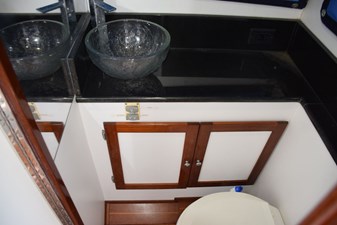 1976 BERTRAM Flybridge Cruiser - photo 28
