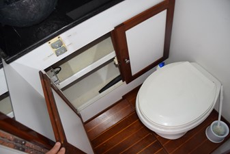 1976 BERTRAM Flybridge Cruiser - photo 29
