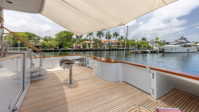 1998 TRINITY YACHTS 144 Sport Fisherman - photo 9