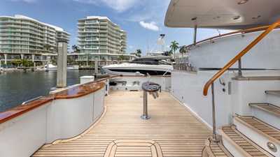 1998 TRINITY YACHTS 144 Sport Fisherman - photo 6