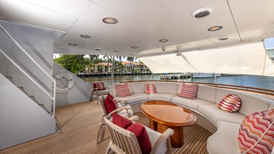 1998 TRINITY YACHTS 144 Sport Fisherman - photo 11