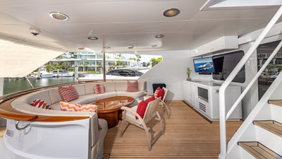 1998 TRINITY YACHTS 144 Sport Fisherman - photo 12