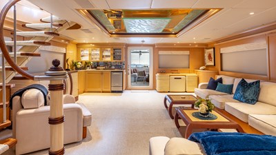 1998 TRINITY YACHTS 144 Sport Fisherman - photo 16
