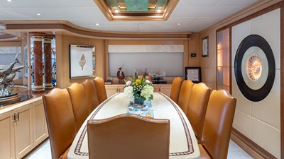1998 TRINITY YACHTS 144 Sport Fisherman - photo 20
