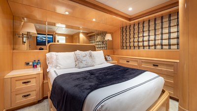 1998 TRINITY YACHTS 144 Sport Fisherman - photo 31