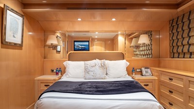 1998 TRINITY YACHTS 144 Sport Fisherman - photo 32