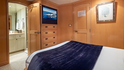 1998 TRINITY YACHTS 144 Sport Fisherman - photo 33