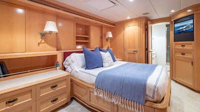 1998 TRINITY YACHTS 144 Sport Fisherman - photo 39