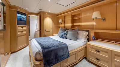 1998 TRINITY YACHTS 144 Sport Fisherman - photo 43