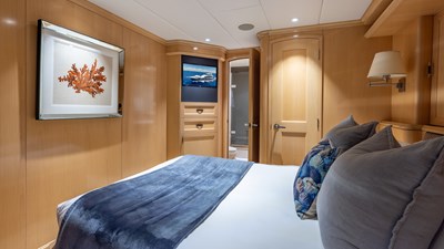 1998 TRINITY YACHTS 144 Sport Fisherman - photo 44