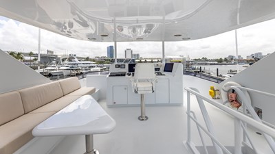 1998 TRINITY YACHTS 144 Sport Fisherman - photo 55