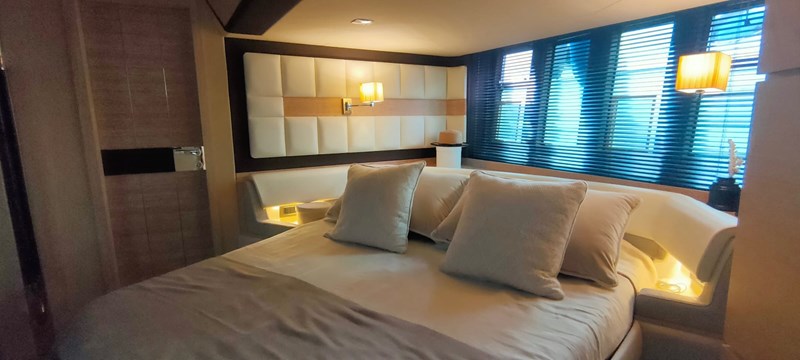2015 AZIMUT YACHTS 64 Flybridge