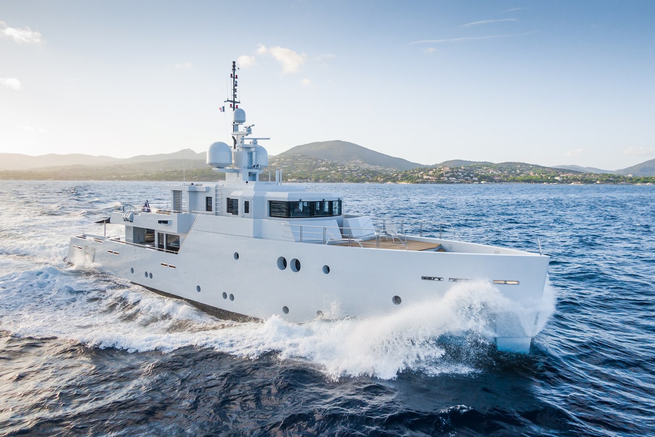 S7 — 2016 · 128.94' · 5 Cabins · Pre-Owned