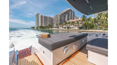 2017 PERSHING 82 VHP - photo 8